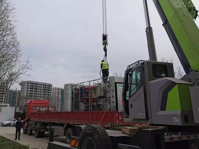 紅島高新區滅菌柜設備吊裝二樓施工現場 紅島高新區滅菌柜設備吊裝二樓施工現場